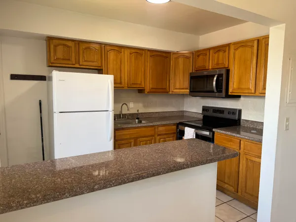 $2,500 | 605 84th Street, Miami Beach, FL 33141