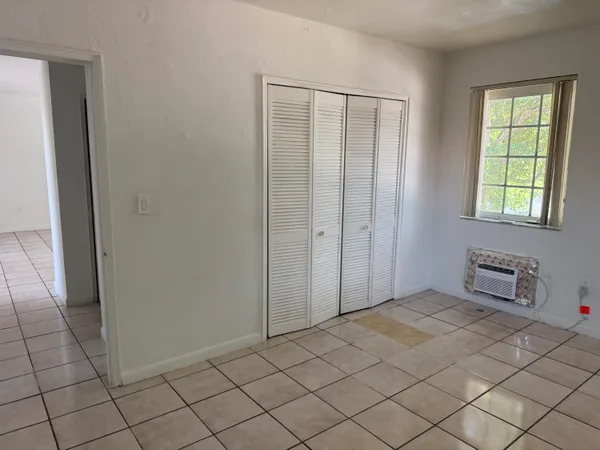 $2,500 | 605 84th Street, Miami Beach, FL 33141