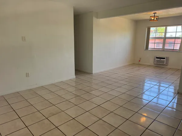 $2,500 | 605 84th Street, Miami Beach, FL 33141