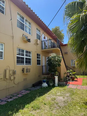 $2,500 | 605 84th Street, Miami Beach, FL 33141