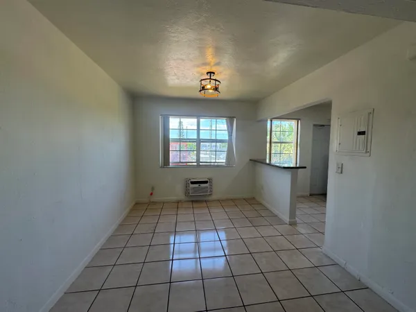 $2,500 | 605 84th Street, Miami Beach, FL 33141
