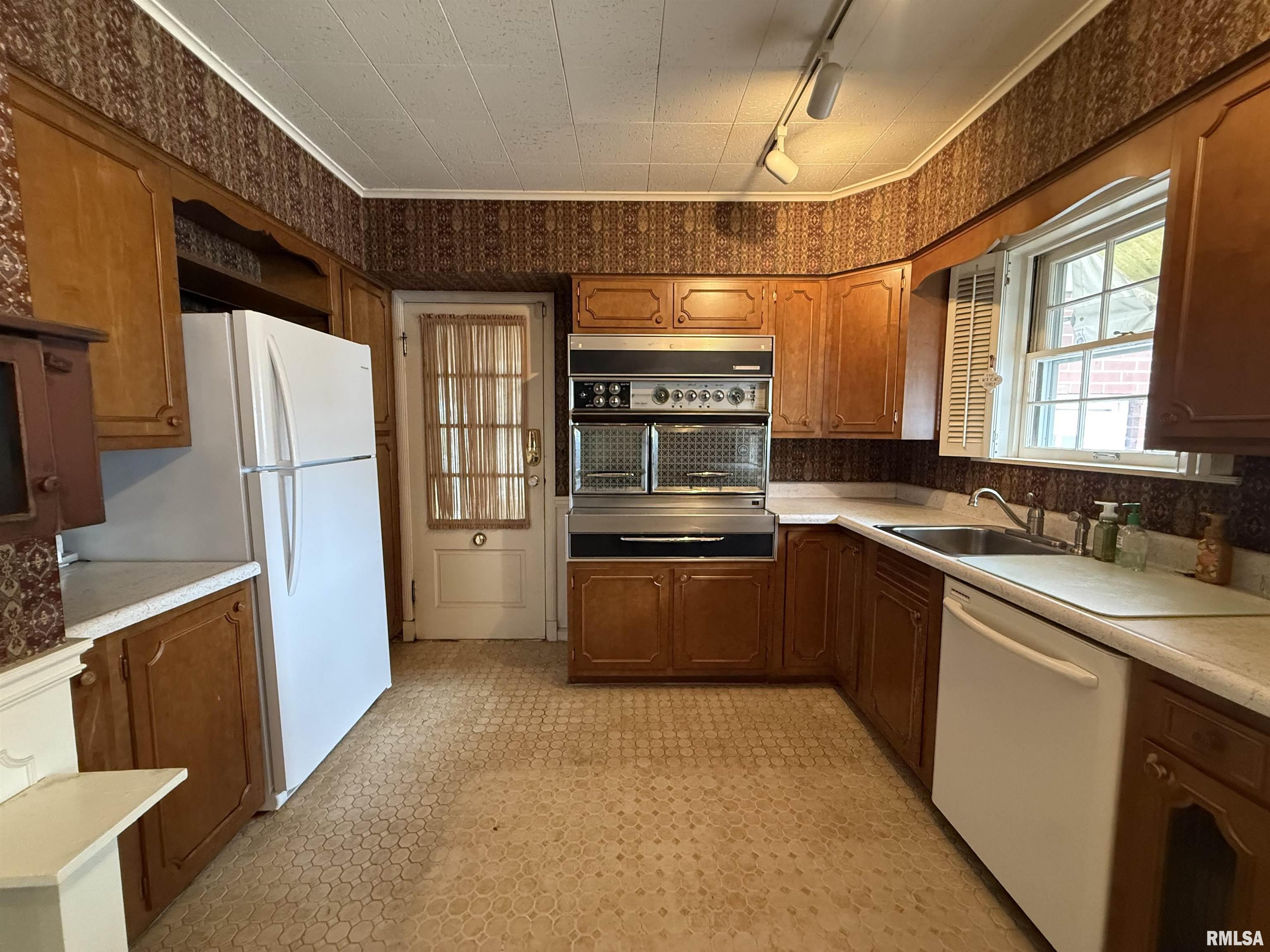 215 3rd Street Carmi, IL 62821 - Photo 22 of 39