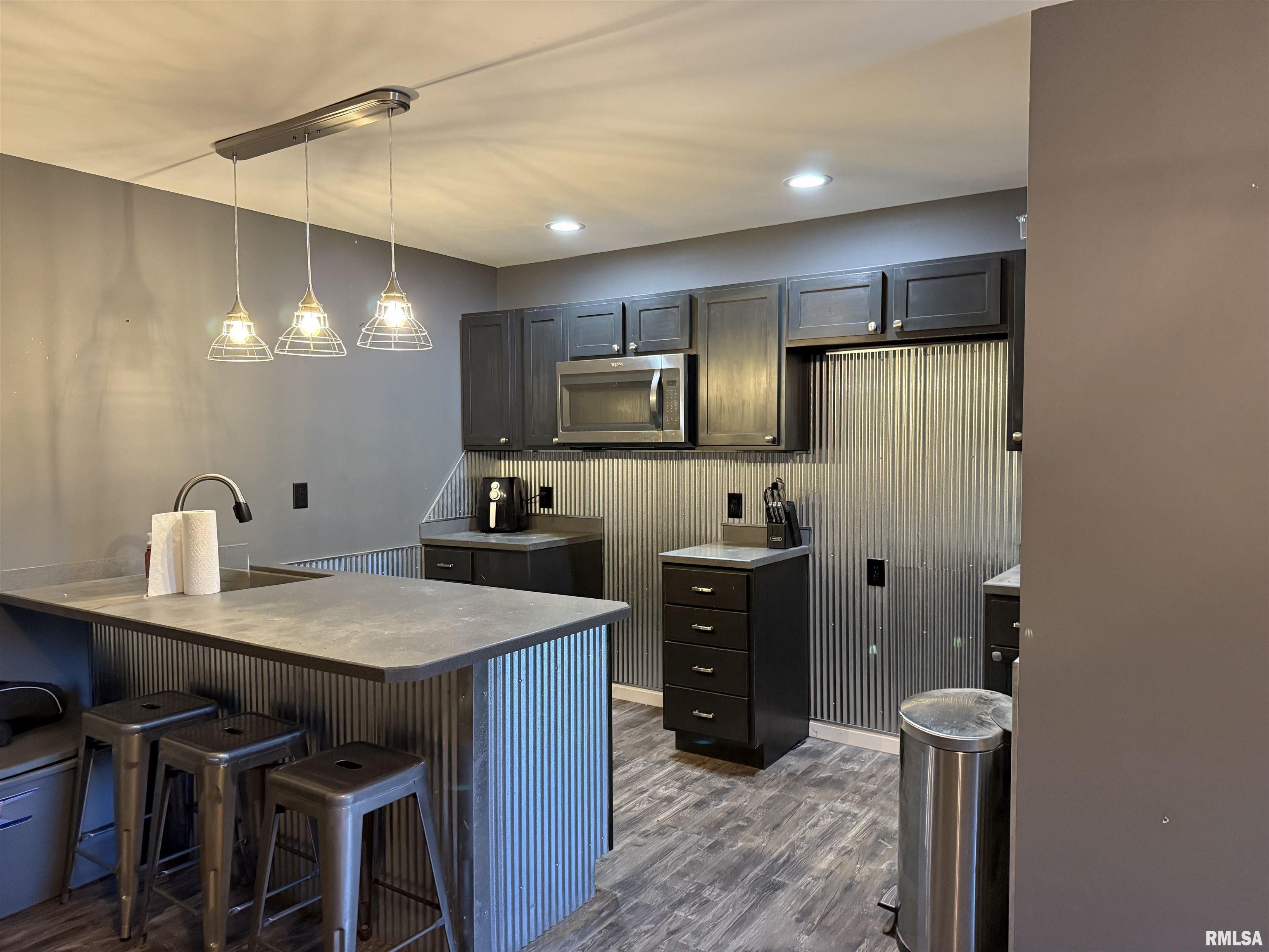 215 3rd Street Carmi, IL 62821 - Photo 7 of 39