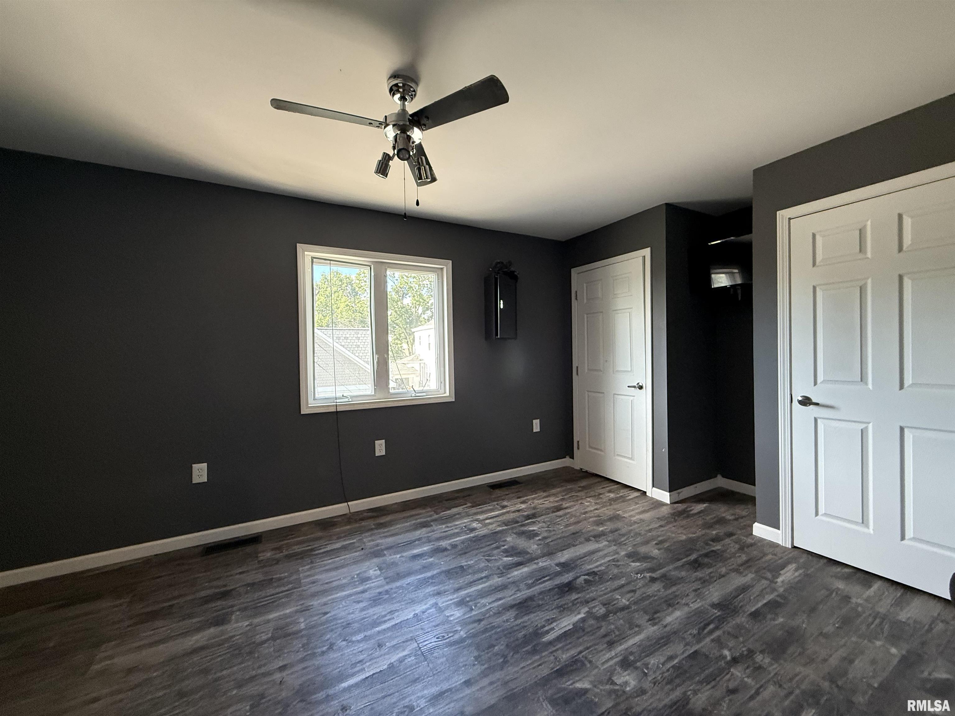 215 3rd Street Carmi, IL 62821 - Photo 8 of 39