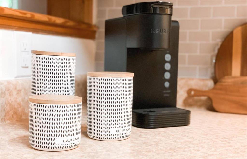 223 Mango Circle Ellijay, GA 30540 - Photo 14 of 43 a view of table