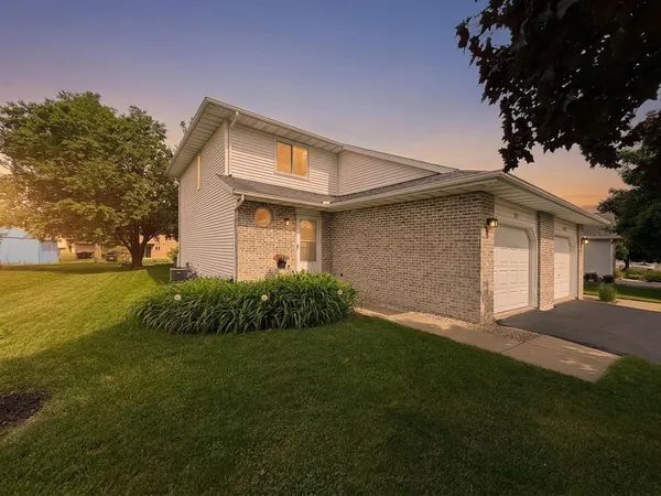 $344,900 | 512 Old Indian Trail, DeForest, WI 53532