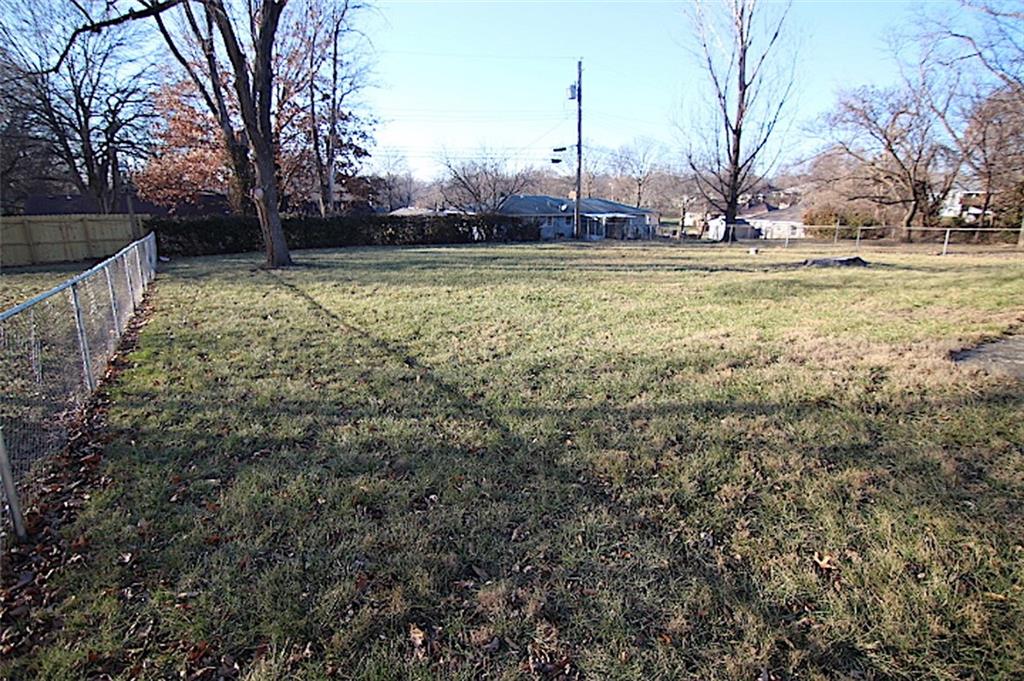 4816 Blue Ridge Boulevard Kansas City, MO 64133 - Photo 4 of 22