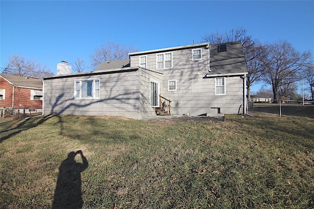 4816 Blue Ridge Boulevard Kansas City, MO 64133 - Photo 5 of 22