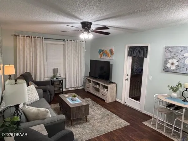 $1,800 | 1401 South Palmetto Avenue, Unit 615, Daytona Beach, FL 32114