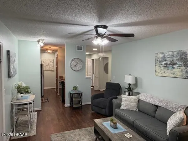 $1,800 | 1401 South Palmetto Avenue, Unit 615, Daytona Beach, FL 32114