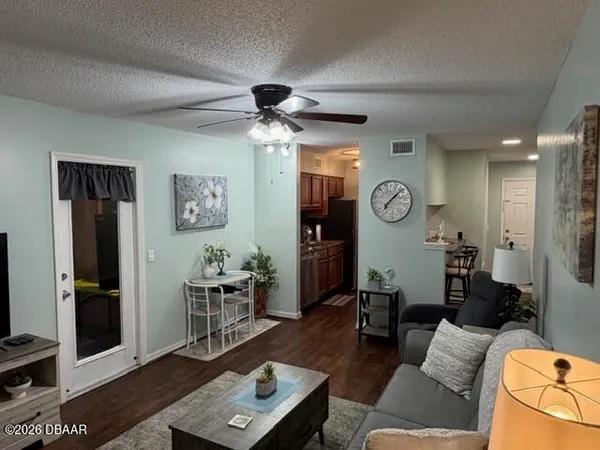 $1,800 | 1401 South Palmetto Avenue, Unit 615, Daytona Beach, FL 32114