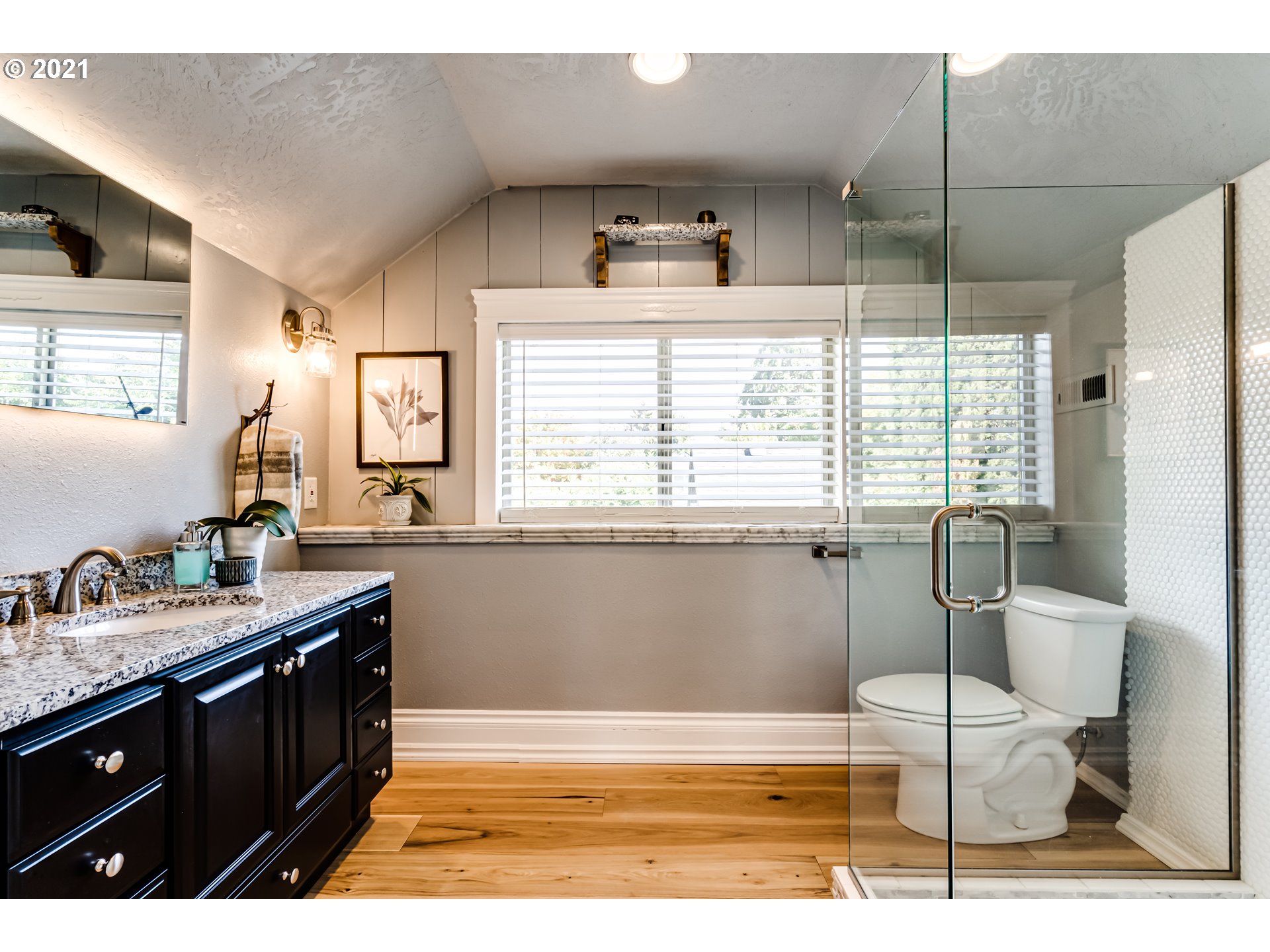 1327 E Street Springfield, OR 97477 - Photo 19 of 32 a bathroom with a sink and a vanity