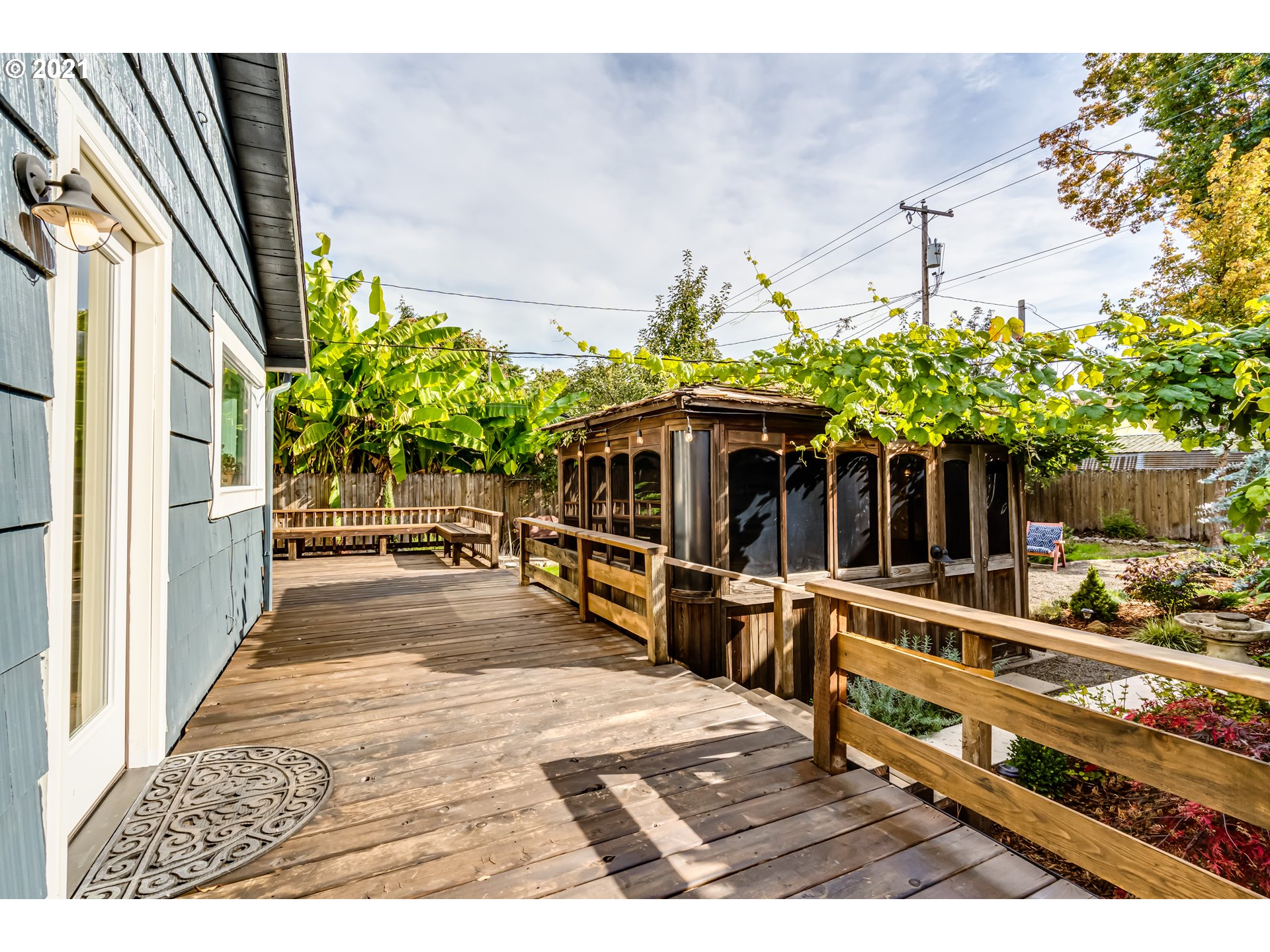 1327 E Street Springfield, OR 97477 - Photo 23 of 32 a view of a house with backyard and sitting area