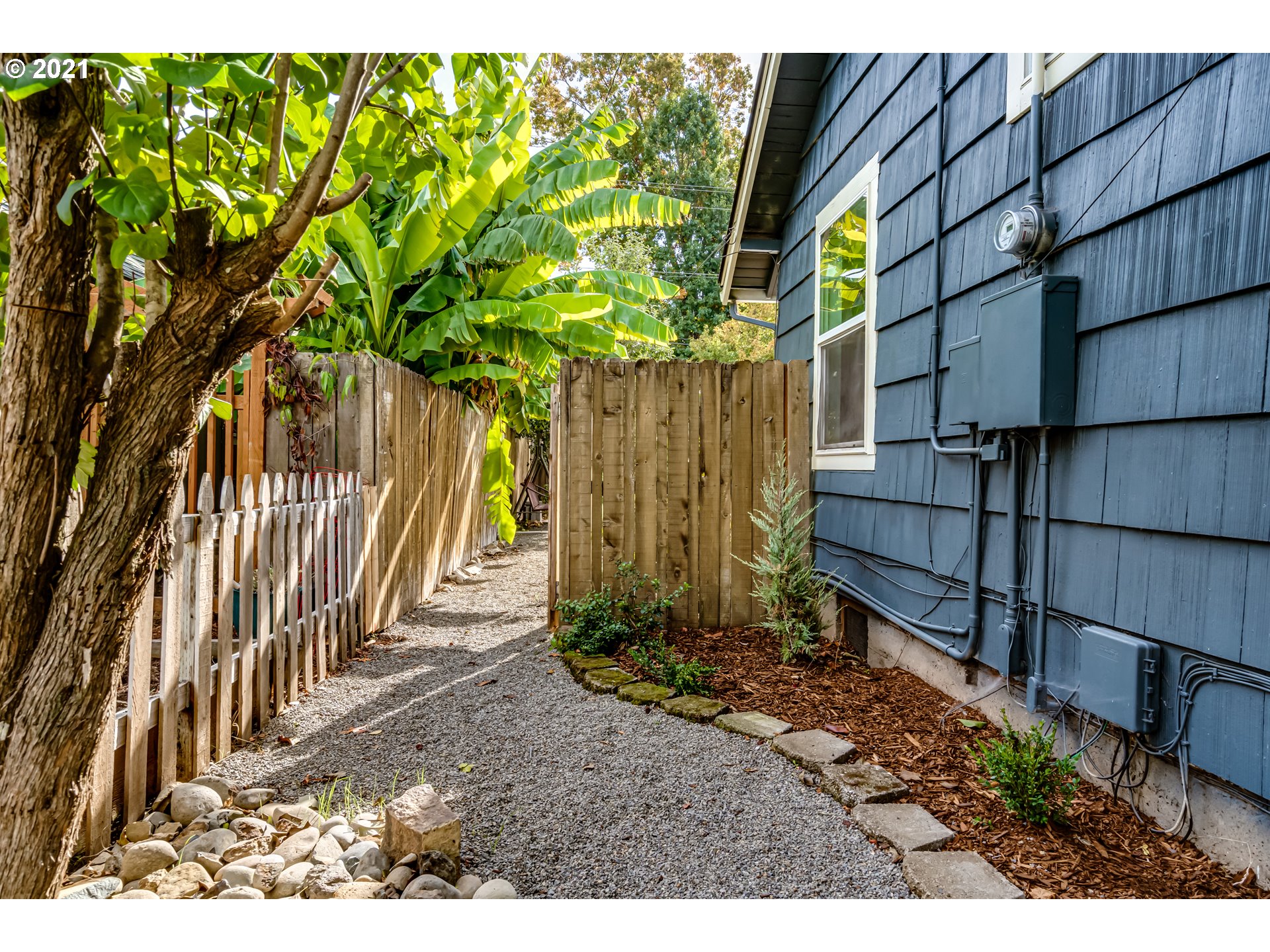 1327 E Street Springfield, OR 97477 - Photo 31 of 32 a view of outdoor space and yard