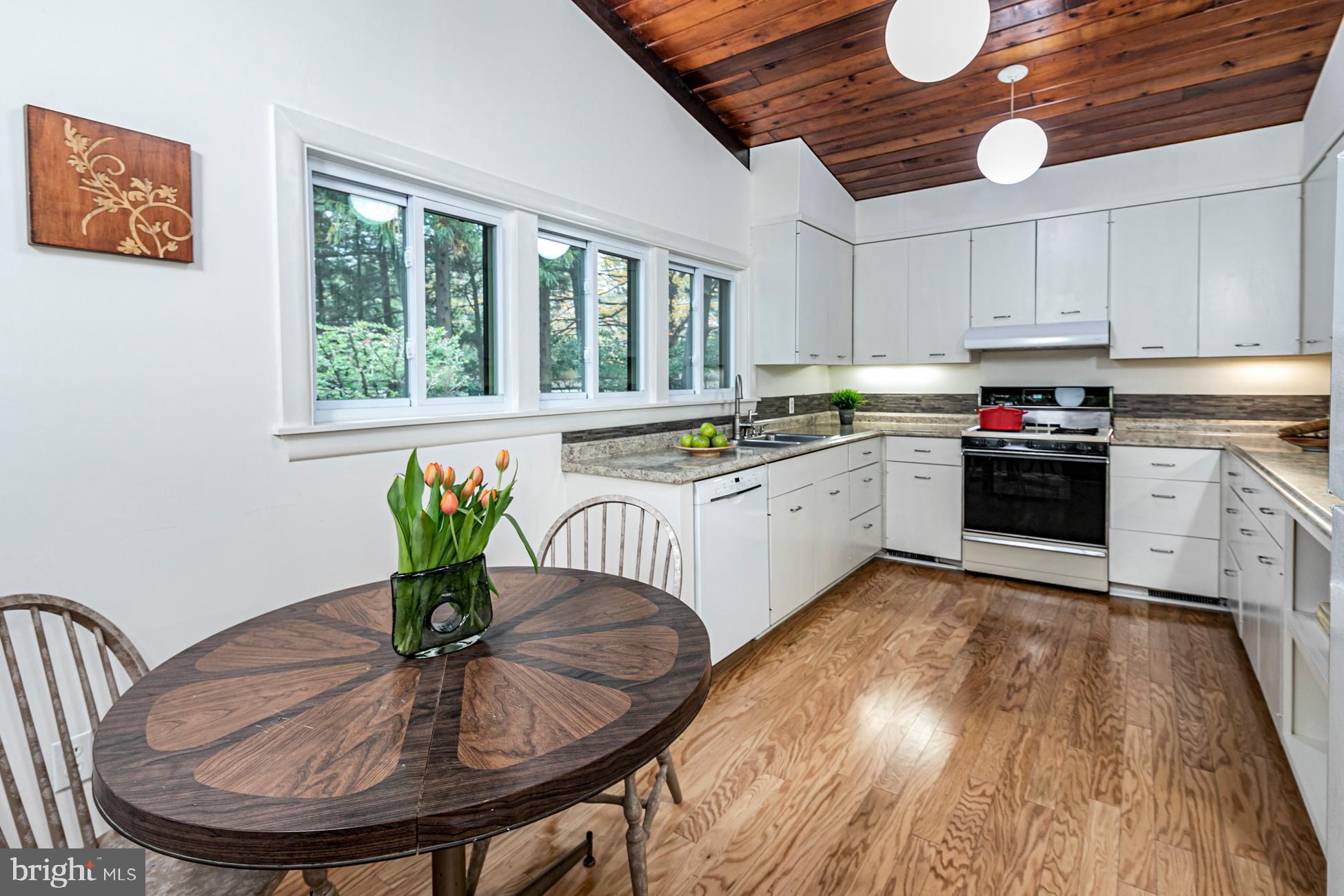 1028 Mercer Road Princeton, NJ 08540 - Photo 14 of 36