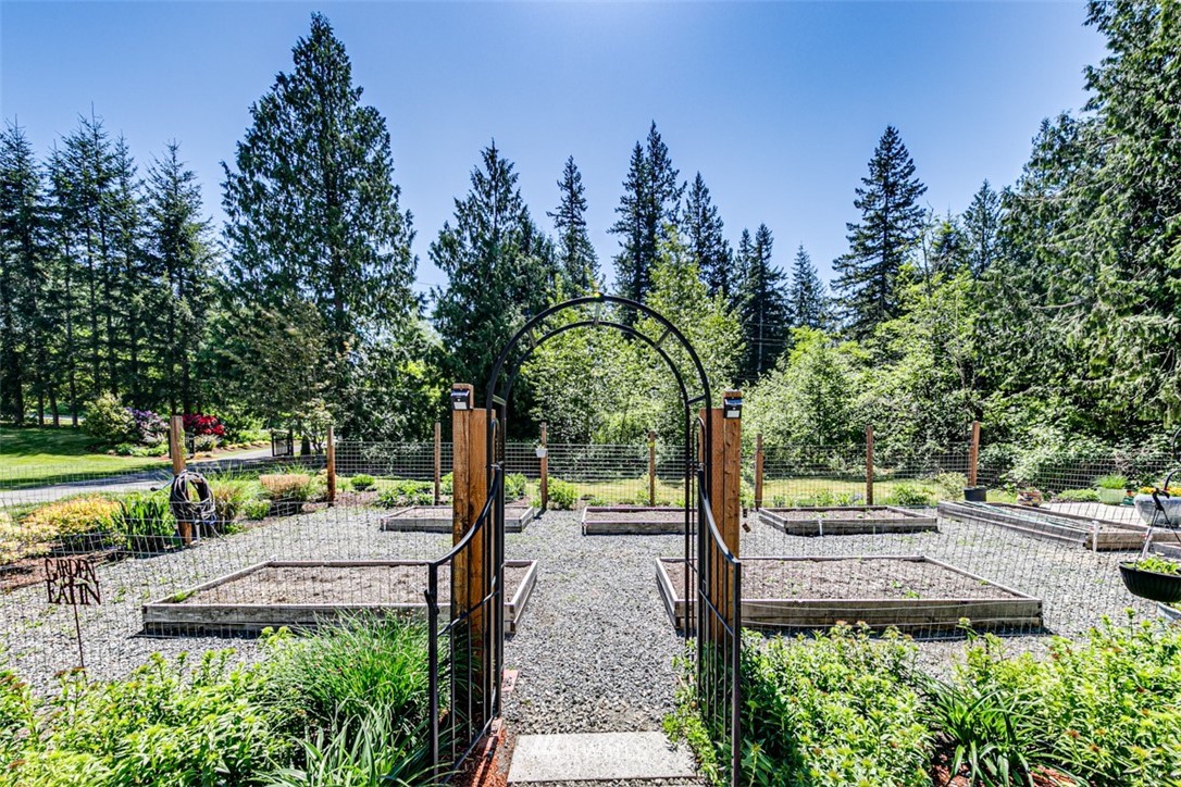 16813 Three Lakes Road Snohomish, WA 98290 - Photo 31 of 39 Gallery Image 31