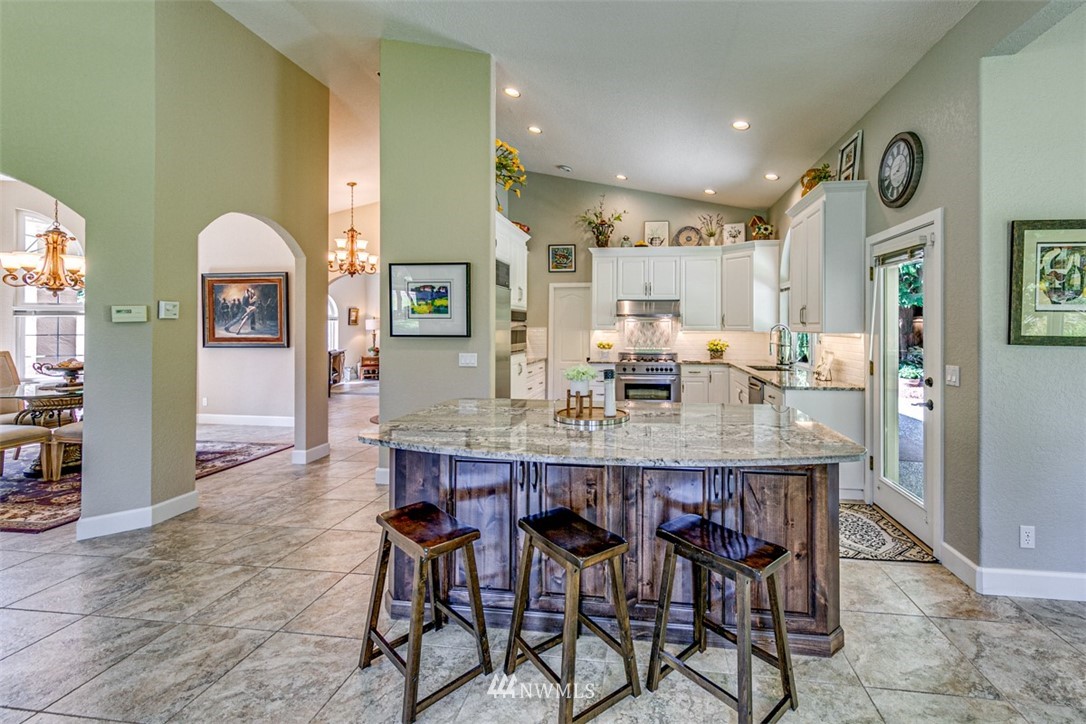 16813 Three Lakes Road Snohomish, WA 98290 - Photo 8 of 39 Gallery Image 8