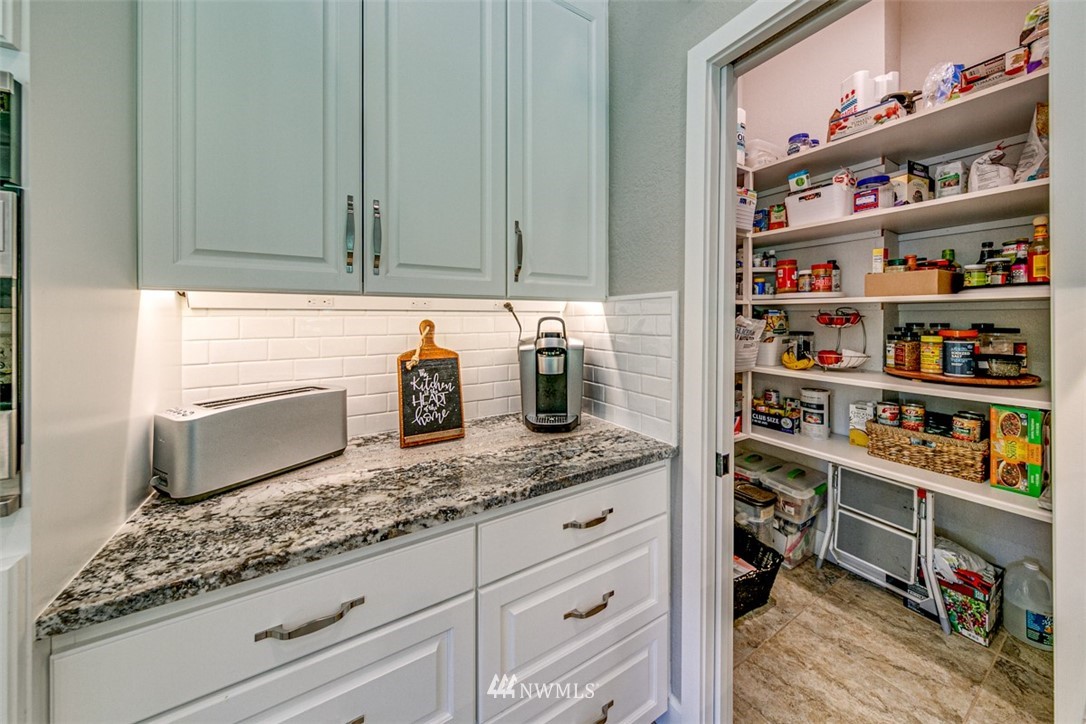 16813 Three Lakes Road Snohomish, WA 98290 - Photo 10 of 39 Gallery Image 10