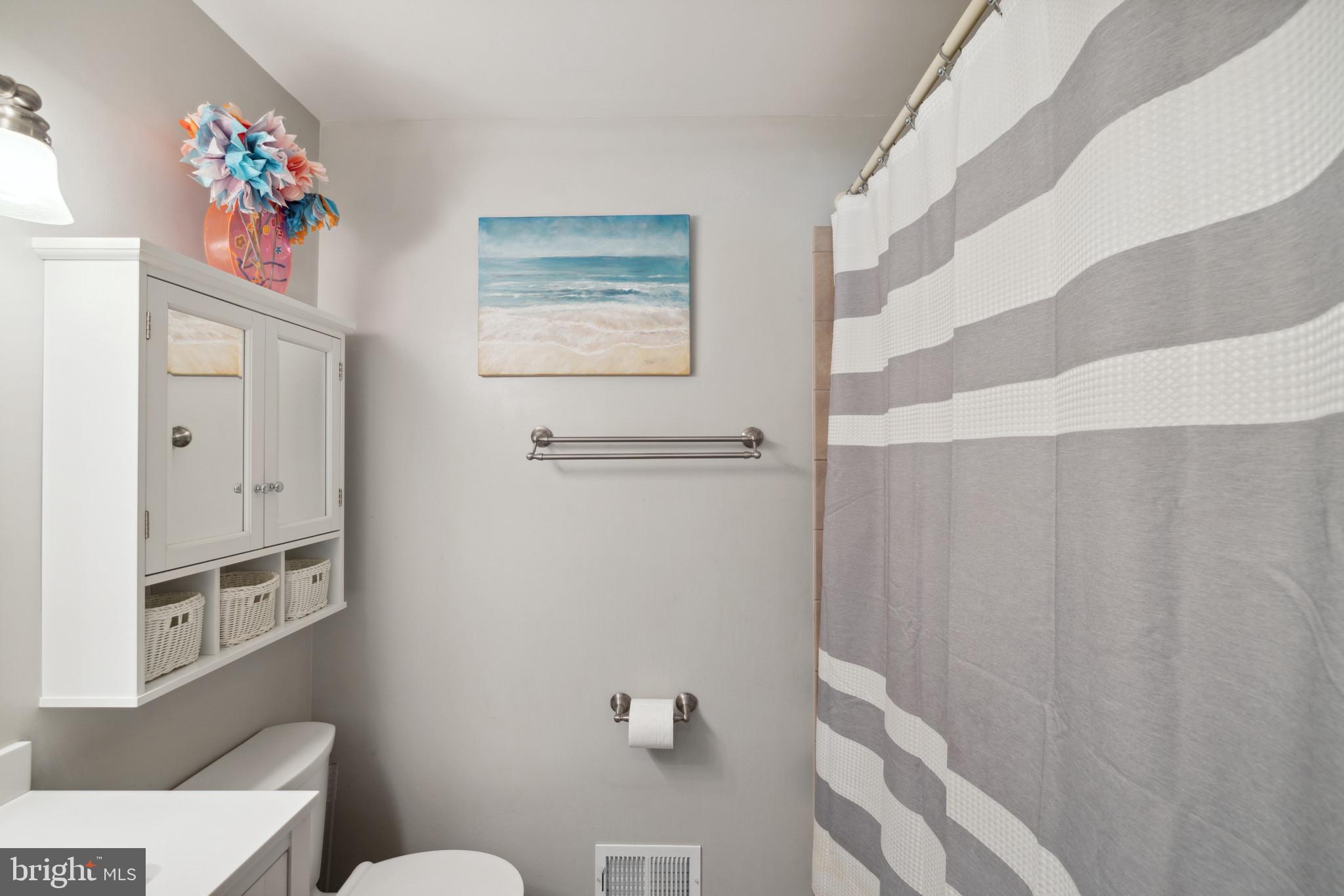 2122 Forest Ridge Road Lutherville-Timonium, MD 21093 - Photo 17 of 39 Hall bath