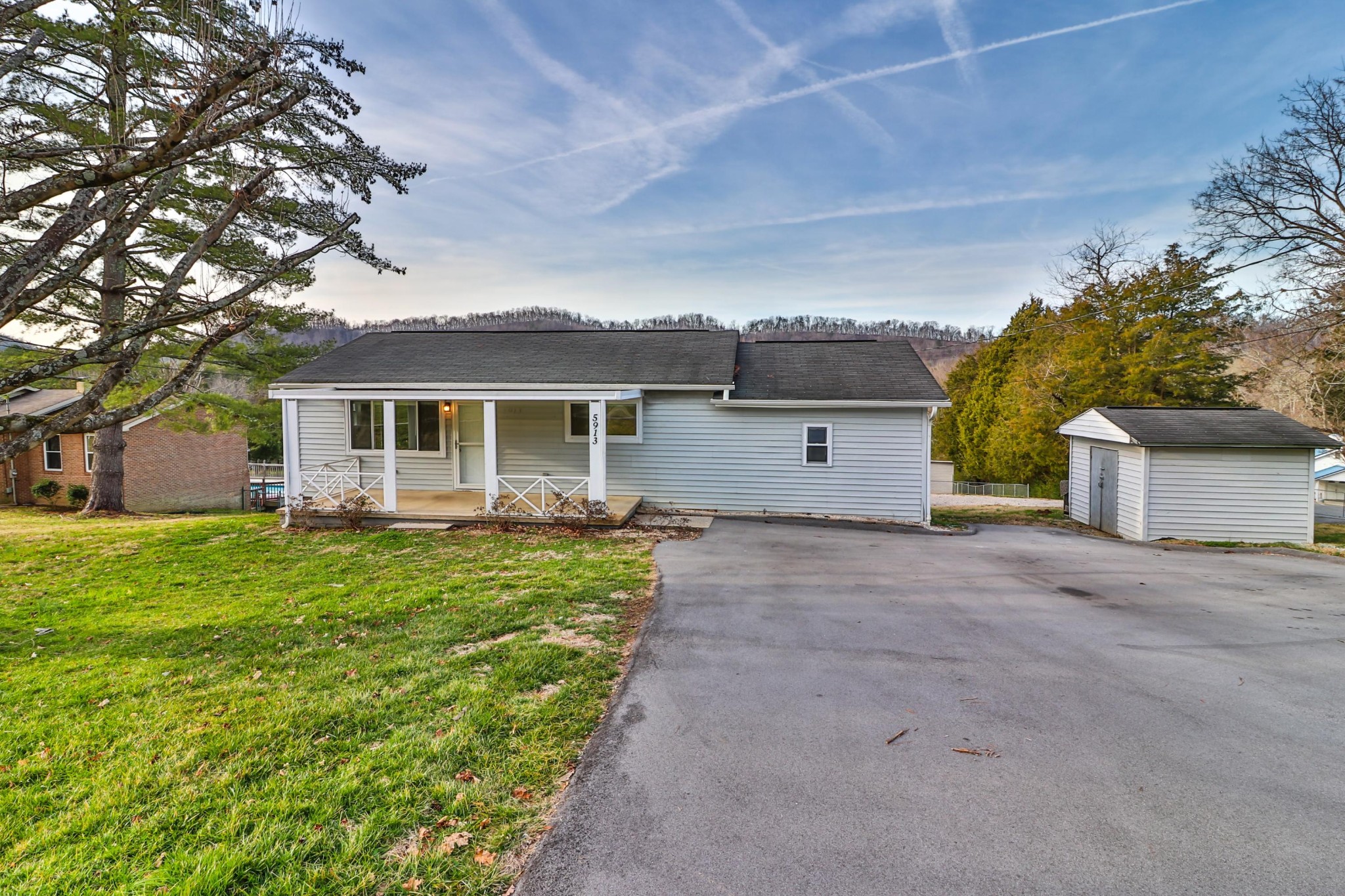 5913 Carter Road Knoxville, TN 37918 - Photo 2 of 28 Gallery Image 2