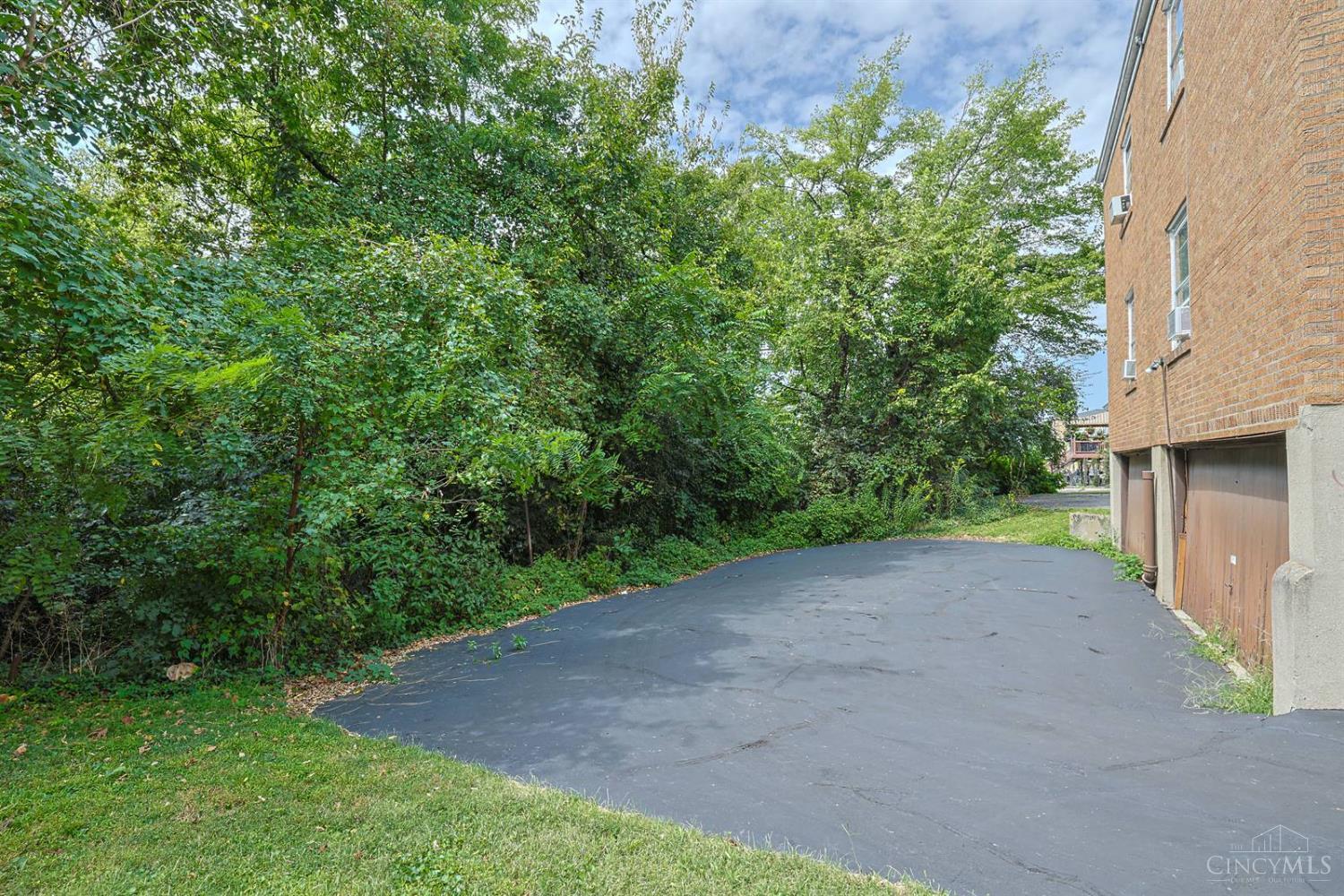 3097 Riddle View Lane Cincinnati, OH 45220 - Photo 23 of 29 Gallery Image 23