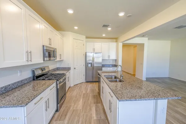 $2,000 | 24092 North 165th Lane, Surprise, AZ 85387