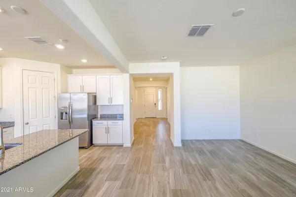 $2,000 | 24092 North 165th Lane, Surprise, AZ 85387