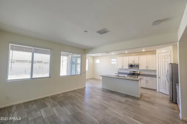 $2,000 | 24092 North 165th Lane, Surprise, AZ 85387