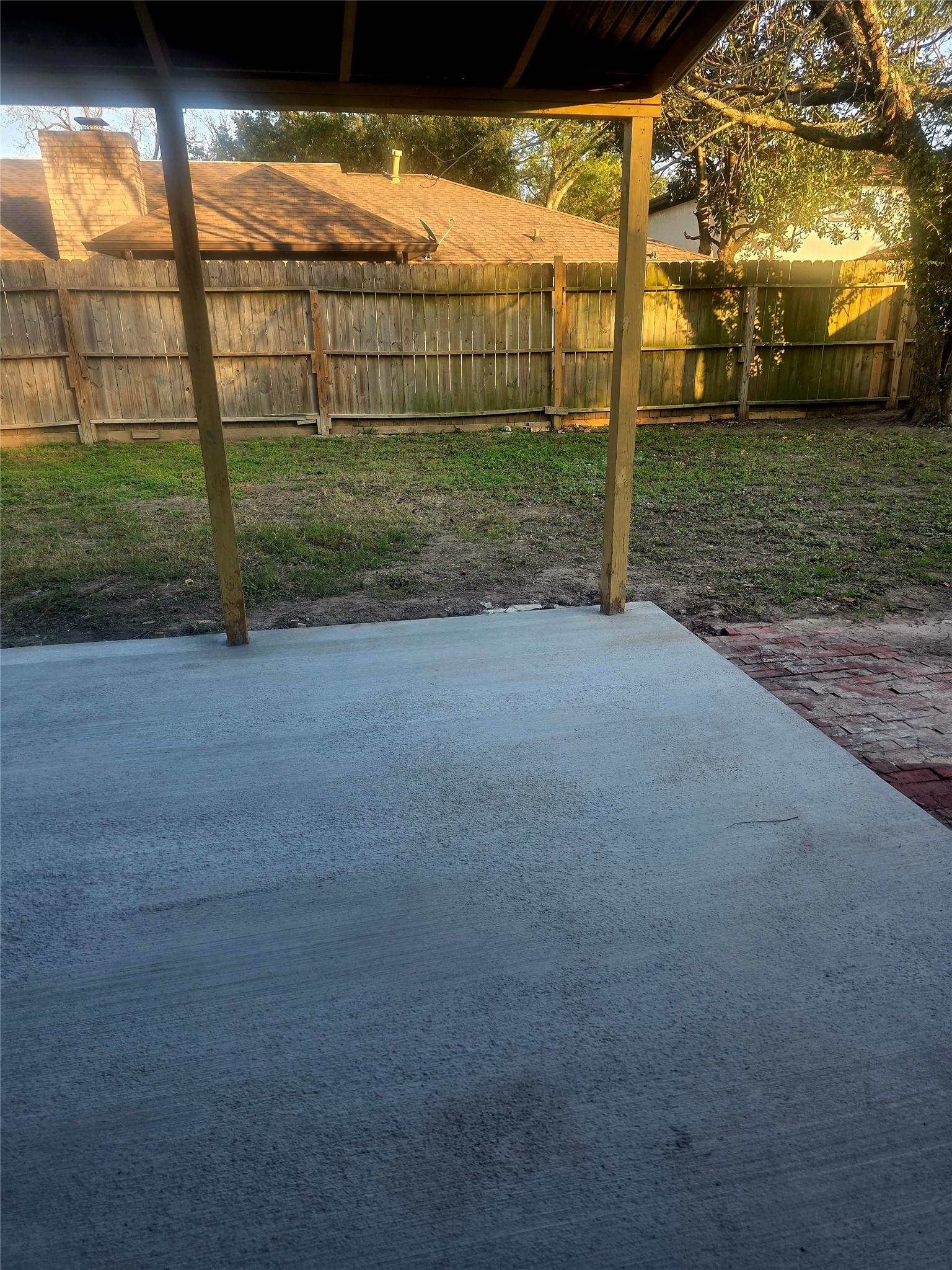 7410 Pierrepont Drive Houston, TX 77040 - Photo 11 of 27 One more showing that the homes around this one are almost all also one stories.