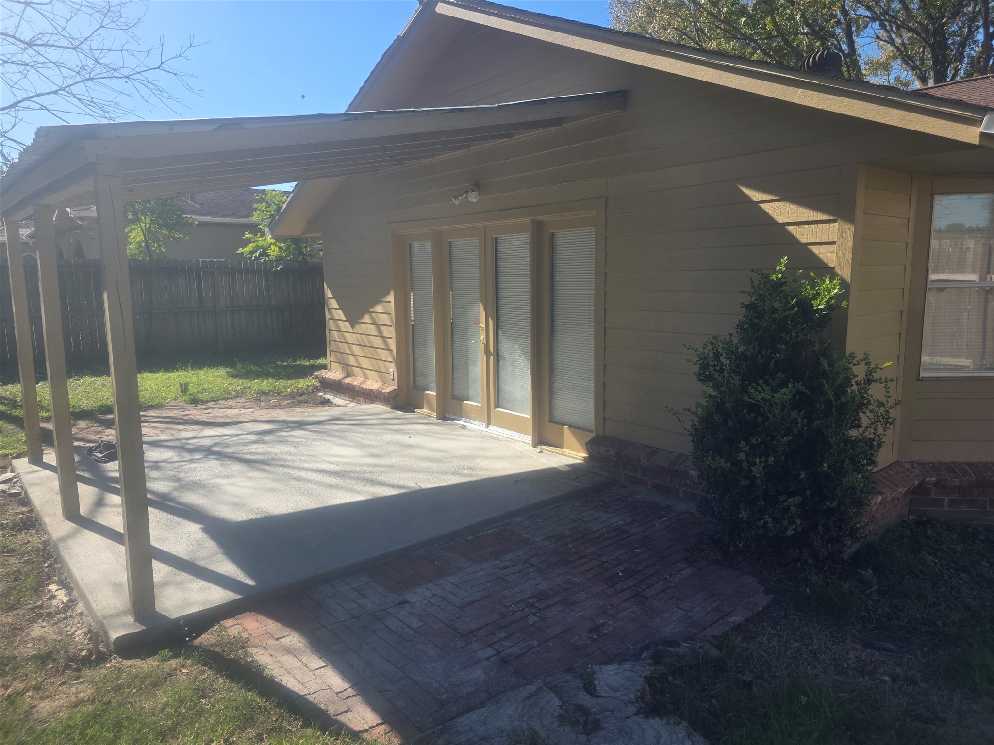 7410 Pierrepont Drive Houston, TX 77040 - Photo 4 of 27 Close up of the french doors to the patio