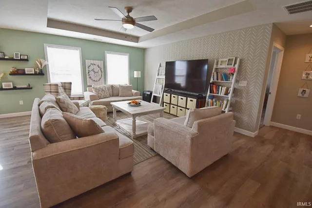 $285,000 | 306 East Quail Drive, Oxford, IN 47971