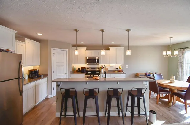 $285,000 | 306 East Quail Drive, Oxford, IN 47971