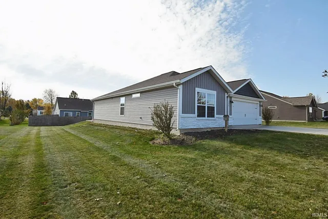 $285,000 | 306 East Quail Drive, Oxford, IN 47971