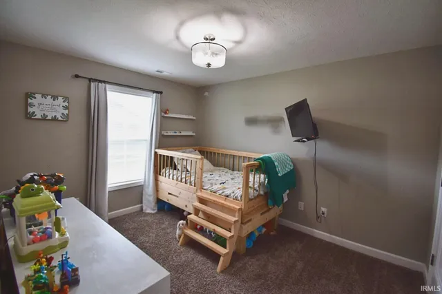 $285,000 | 306 East Quail Drive, Oxford, IN 47971