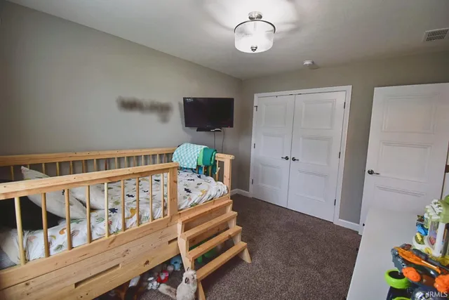 $285,000 | 306 East Quail Drive, Oxford, IN 47971