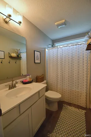 $285,000 | 306 East Quail Drive, Oxford, IN 47971