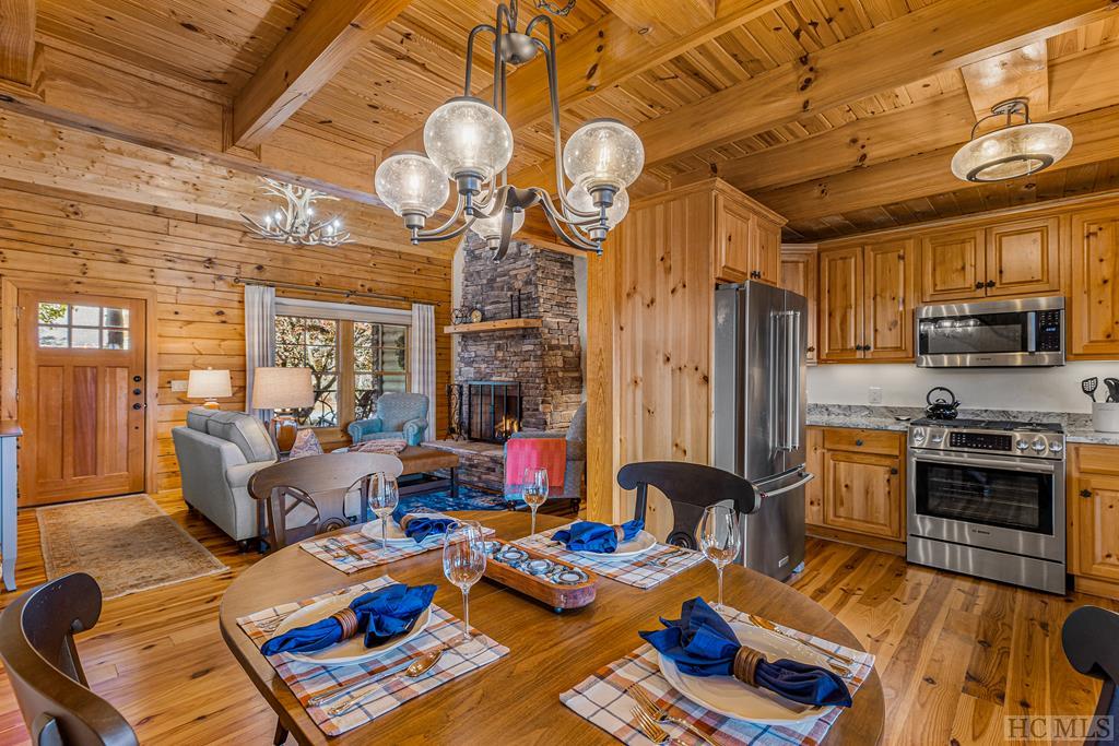 271 B Rendezvous Ridge, Unit B Cashiers, NC 28717 - Photo 14 of 35 Gallery Image 14