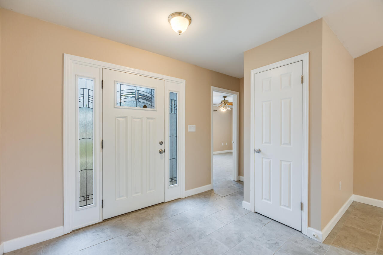 519 Krest Drive Crestview, FL 32536 - Photo 5 of 37 an empty room with window