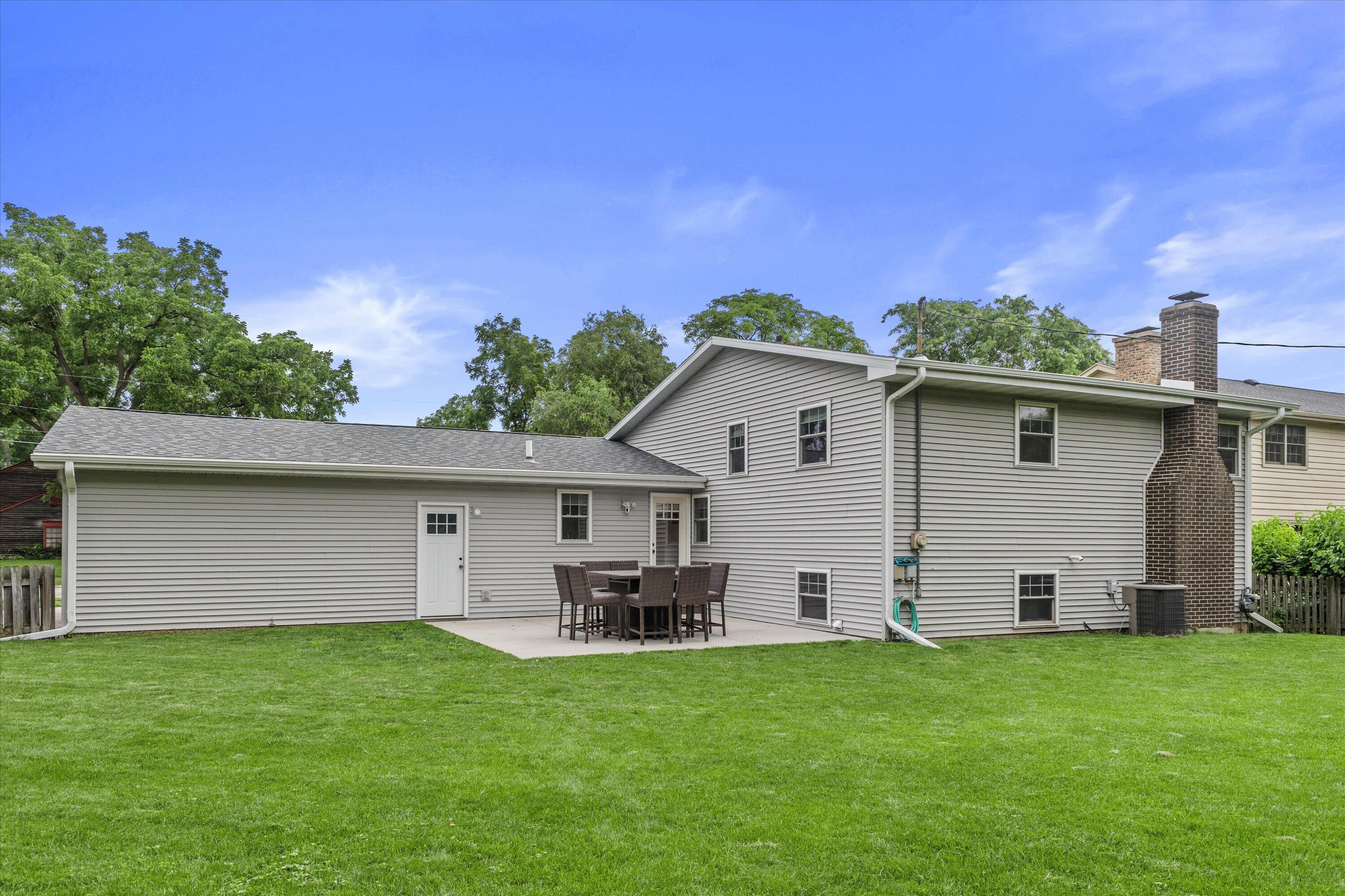 2430 Ruger Avenue Janesville, WI 53545 - Photo 28 of 36 11-LUKE8625