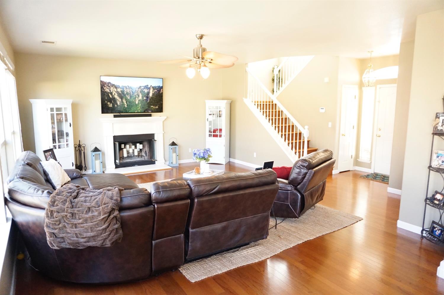 5268 West Decatur Avenue Fresno, CA 93722 - Photo 7 of 25 Gallery Image 7