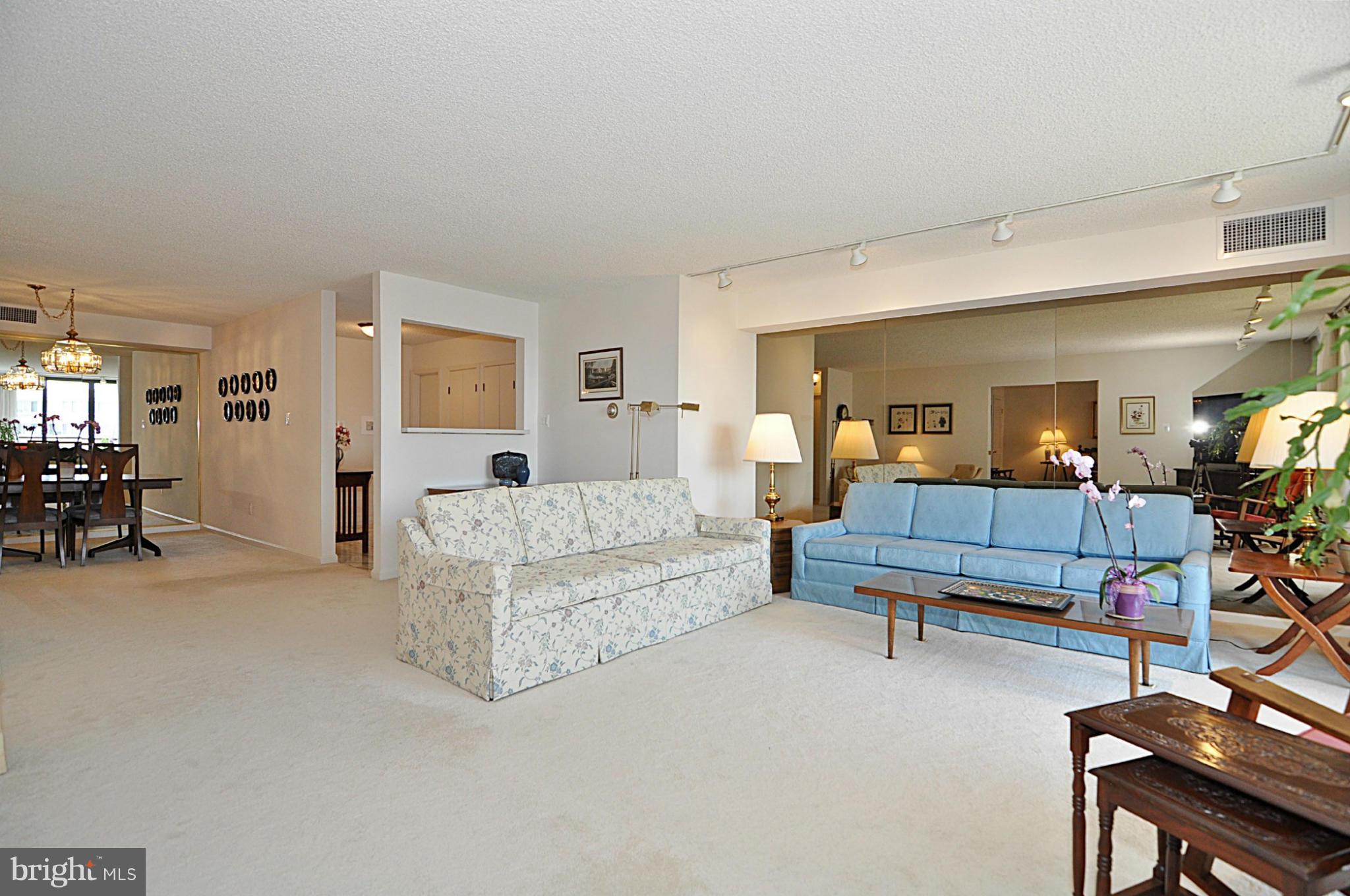 1101 South Arlington Ridge Road, Unit 414 Arlington, VA 22202 - Photo 9 of 30 Living Room