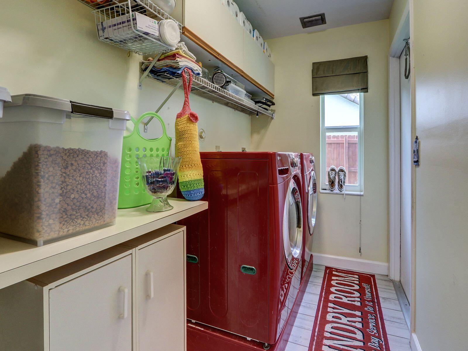 9613 El Clair Ranch Road Boynton Beach, FL 33437 - Photo 26 of 31 Laundry Room