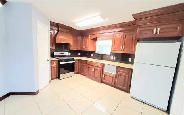 $2,300 | 18123 Flower Grove Court, Richmond, TX 77407