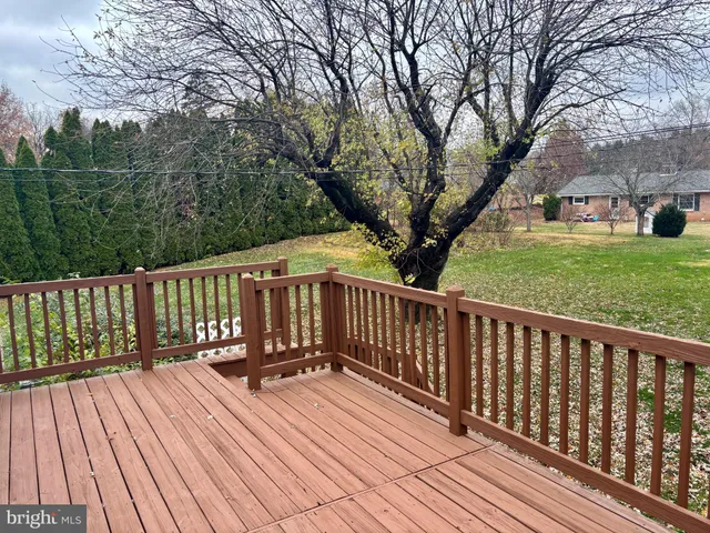 $379,900 | 19 Hemlock Drive, Mechanicsburg, PA 17055