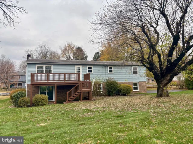 $379,900 | 19 Hemlock Drive, Mechanicsburg, PA 17055