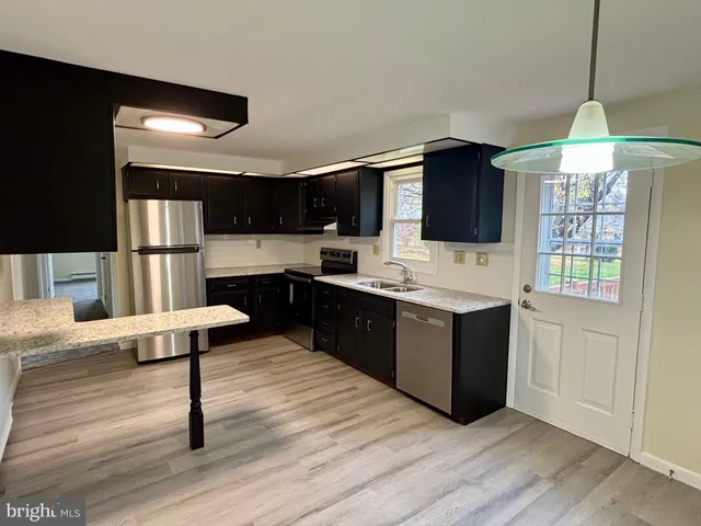 $379,900 | 19 Hemlock Drive, Mechanicsburg, PA 17055