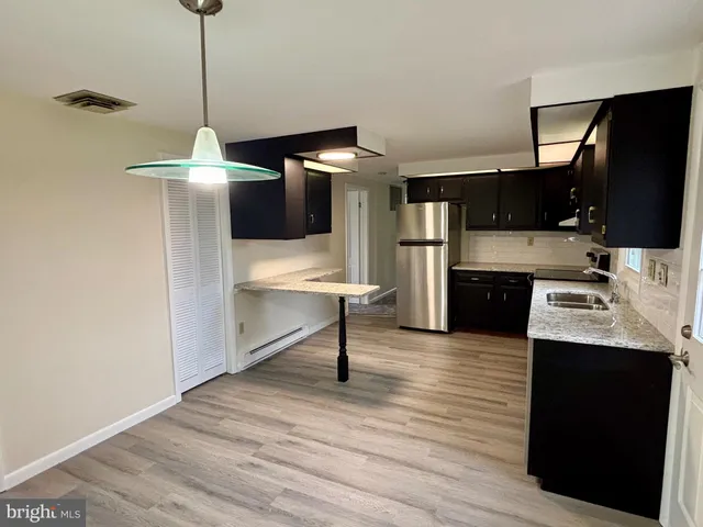 $379,900 | 19 Hemlock Drive, Mechanicsburg, PA 17055