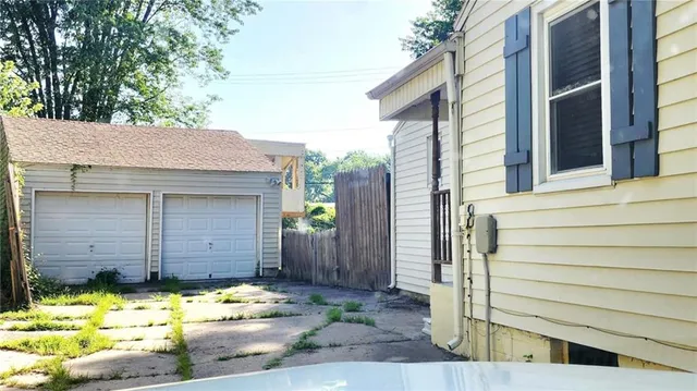 $169,350 | 452 Fieldcrest Drive, Pittsburg, KS 66762