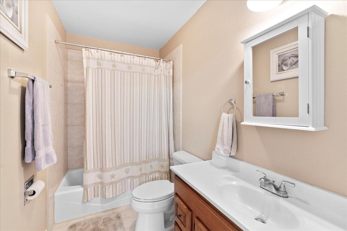649 Pleasant Valley Road Merlin, OR 97532 - Photo 25 of 57 a bathroom with a sink toilet and shower