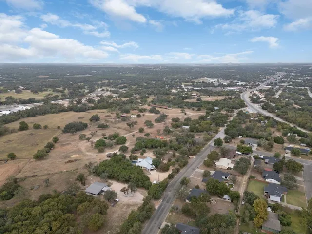 $925,000 | 430 Supple Drive, Lampasas, TX 76550